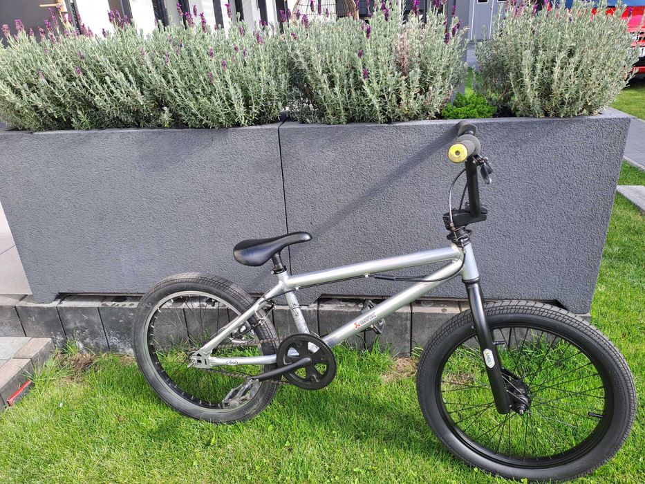 Srebrny rower BMX 20"