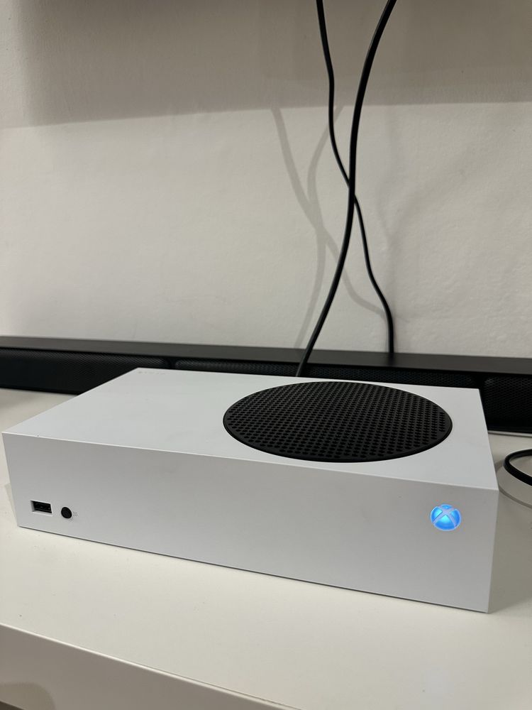 Xbox Series S com acessorios