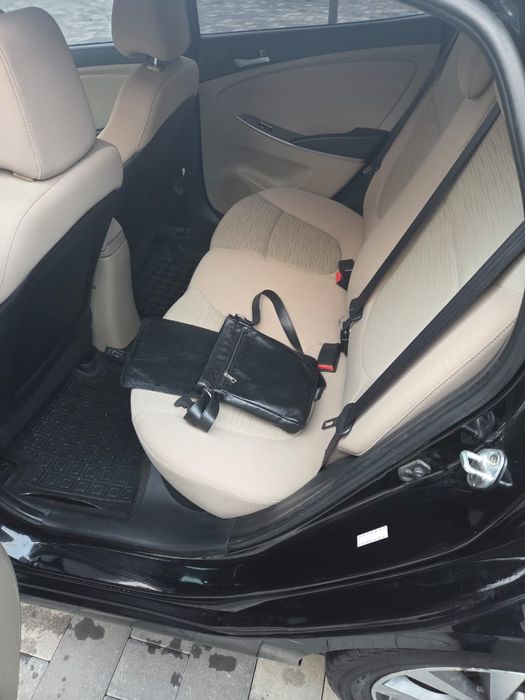 Хундай Акцент  2017 рік автомат.1.6 бензин