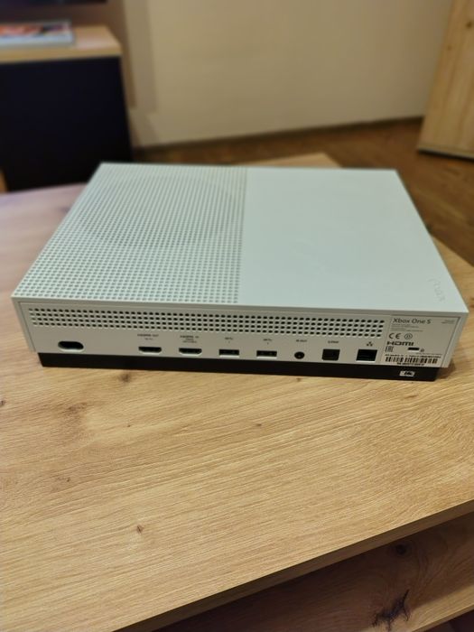 Konsola Xbox One S -Dysk 1 TB/pad