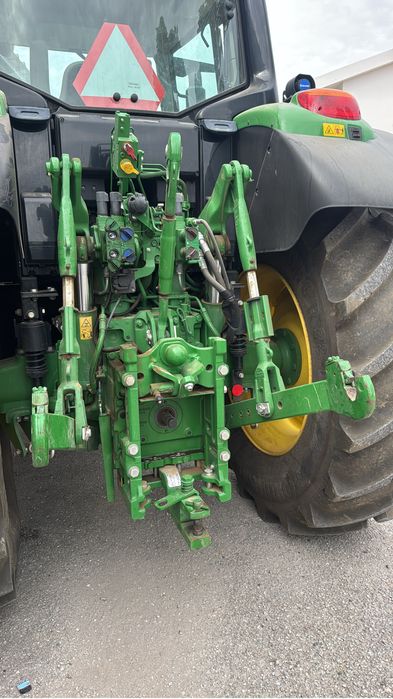 John Deere 6155M,com carregador frontal com balde e garfos