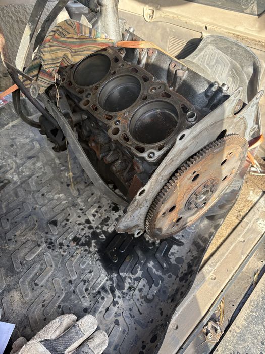 Блок цылиндров в сборе mitsubishi pajero sport 3.0i6G72 2008 года