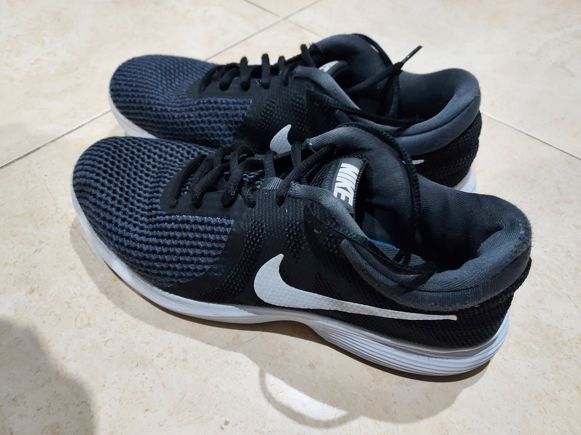 Vendo ténis Nike nr 40