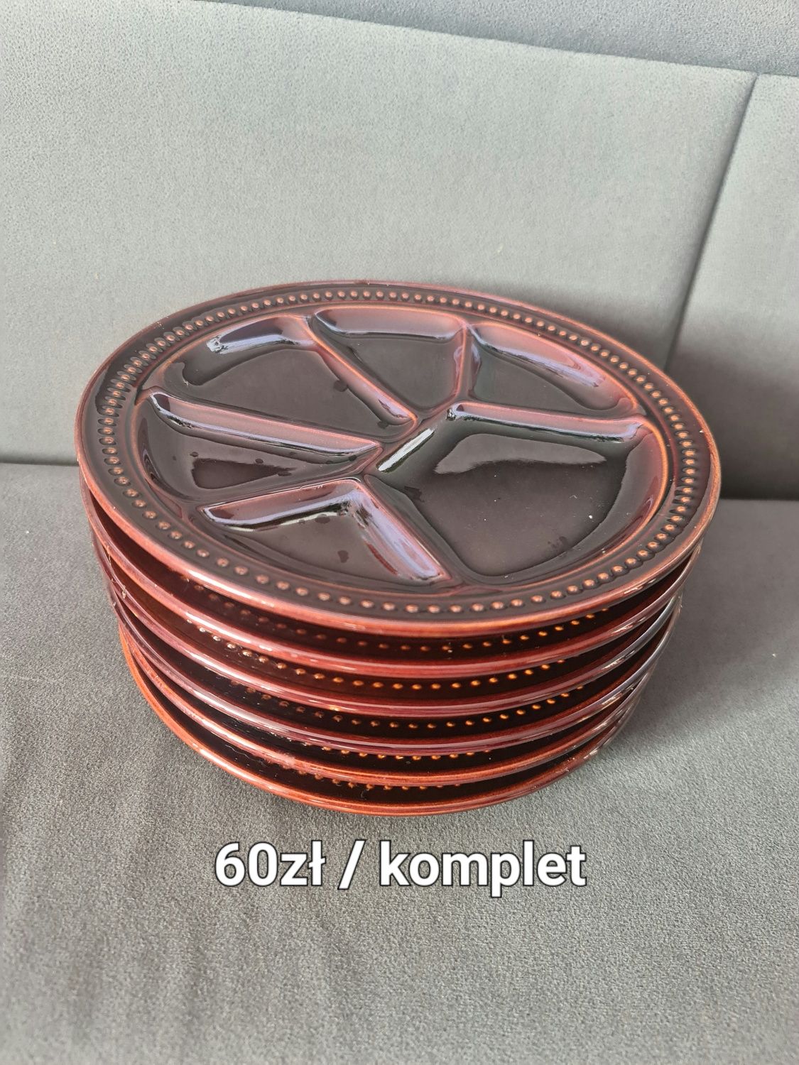 Talerze dzielone kabaret 6 sztuk bardzo dobry stan