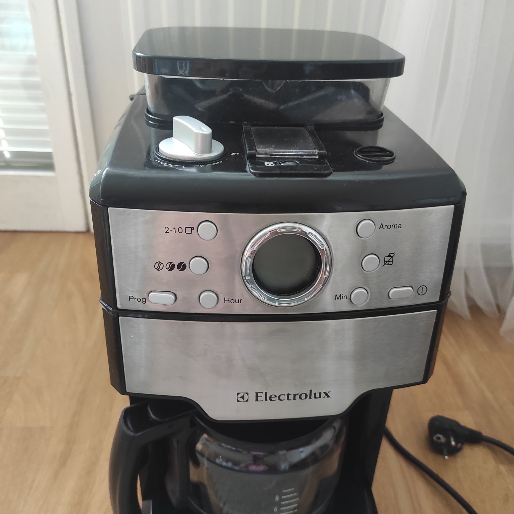 Кавоварка Electrolux EKAM300.