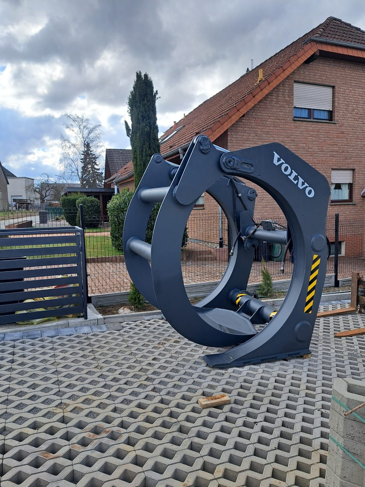 Chwytak do drewna 3.5m3 firmy volvo do ładowarek Volvo L150 L180 L220