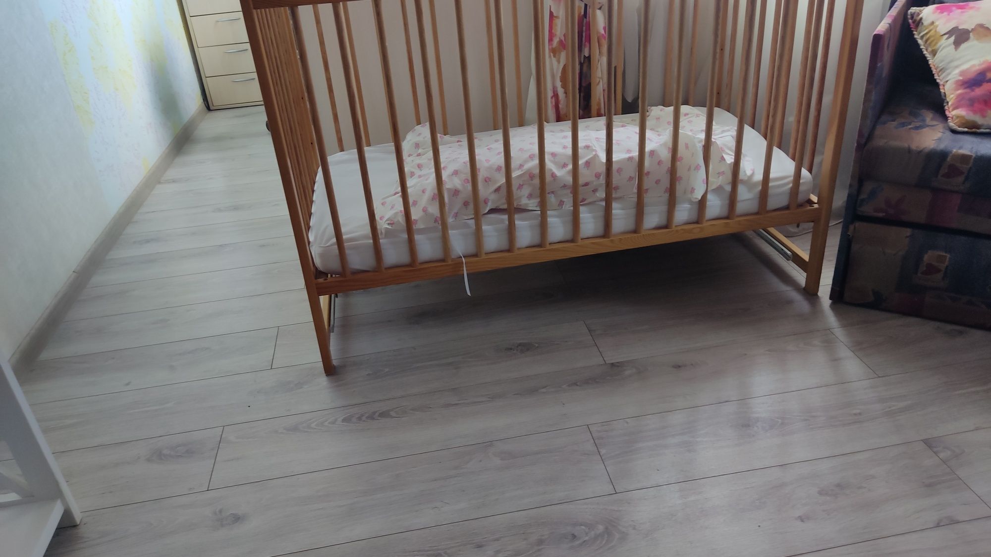 Кровать детская деревянная