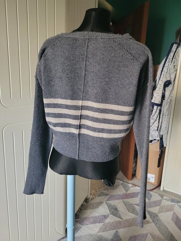 Krótki sweter oversize M-XL pasy BCBG Maxazria