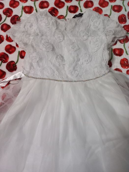 Дитяча біла святкова сукня