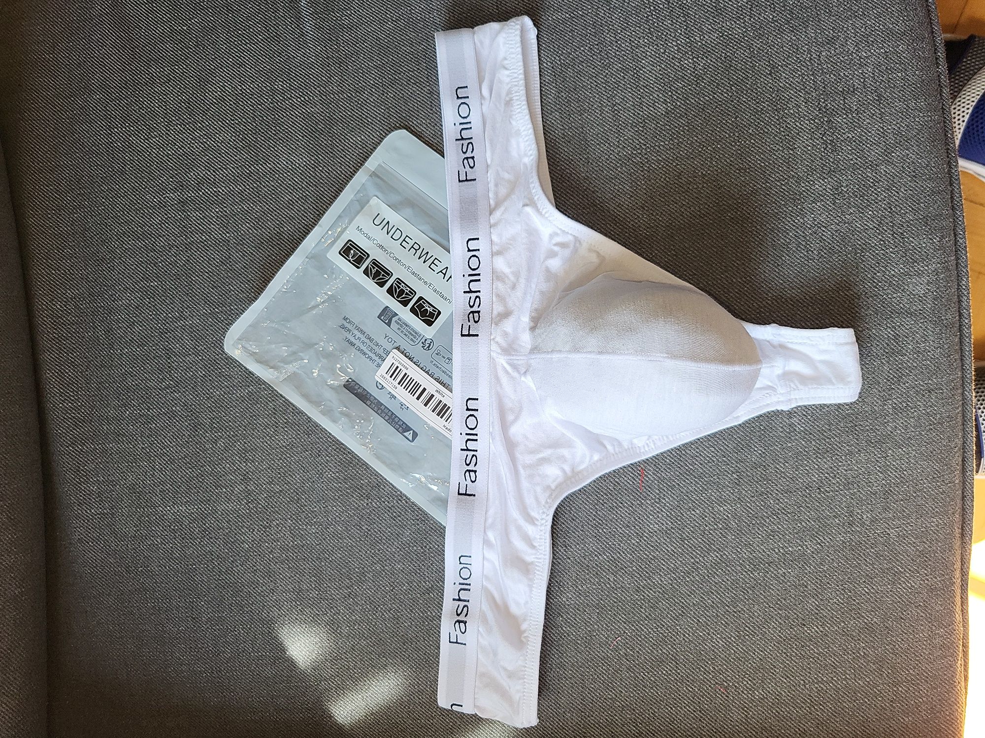 Super wygodne seksi stringi z kieszonką