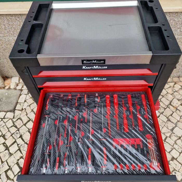 Carrinho com 4 gavetas cheias novo