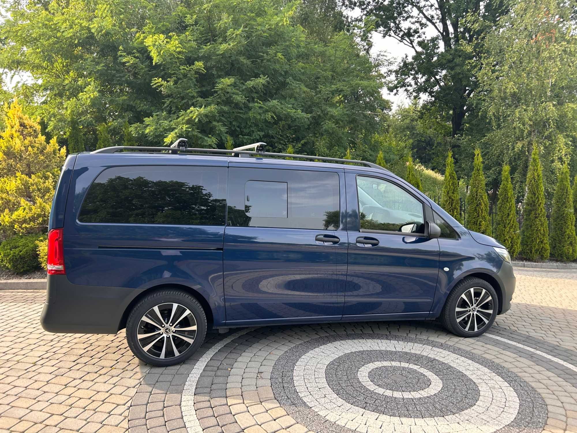 Bus wynajem wypożyczalnia Mercedes Vito  8- osób