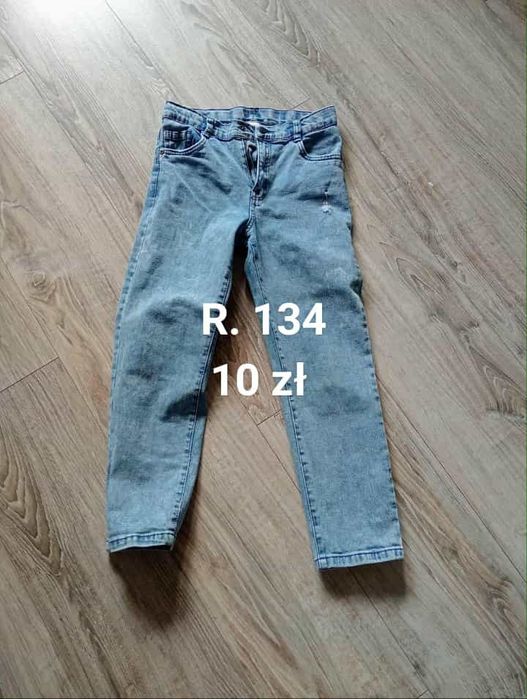 Jeans r. 134 stan bardzo dobry