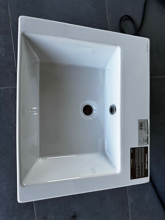 Umywalka połblatowa  Catalano 1LSVP00 nowa