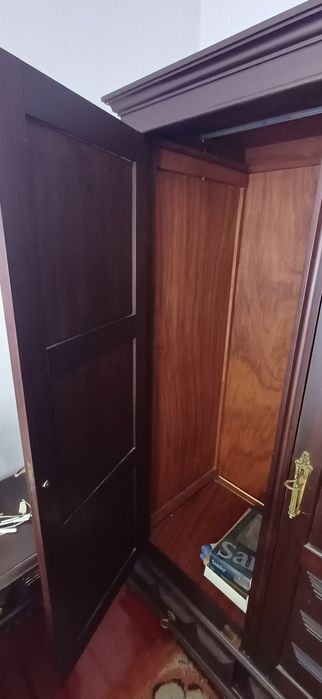 Roupeiro /Armário de Quarto Modelo Clássico