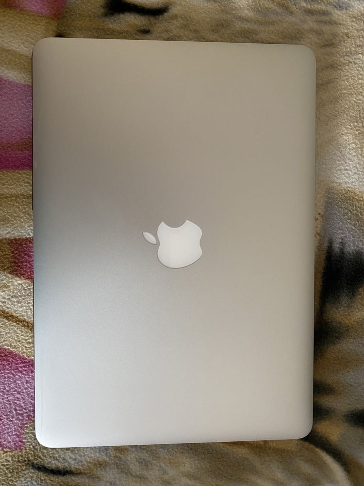 MacBook Pro srebrny