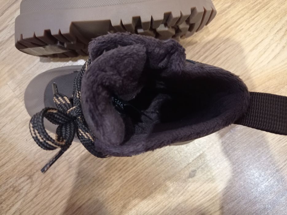 Ботінки чоботи сапожки