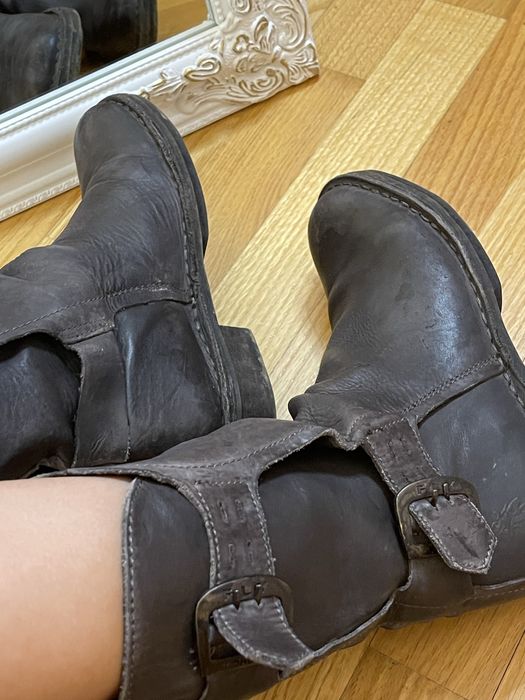 Чоботи шкіряні ,якісної фірми супер стильні