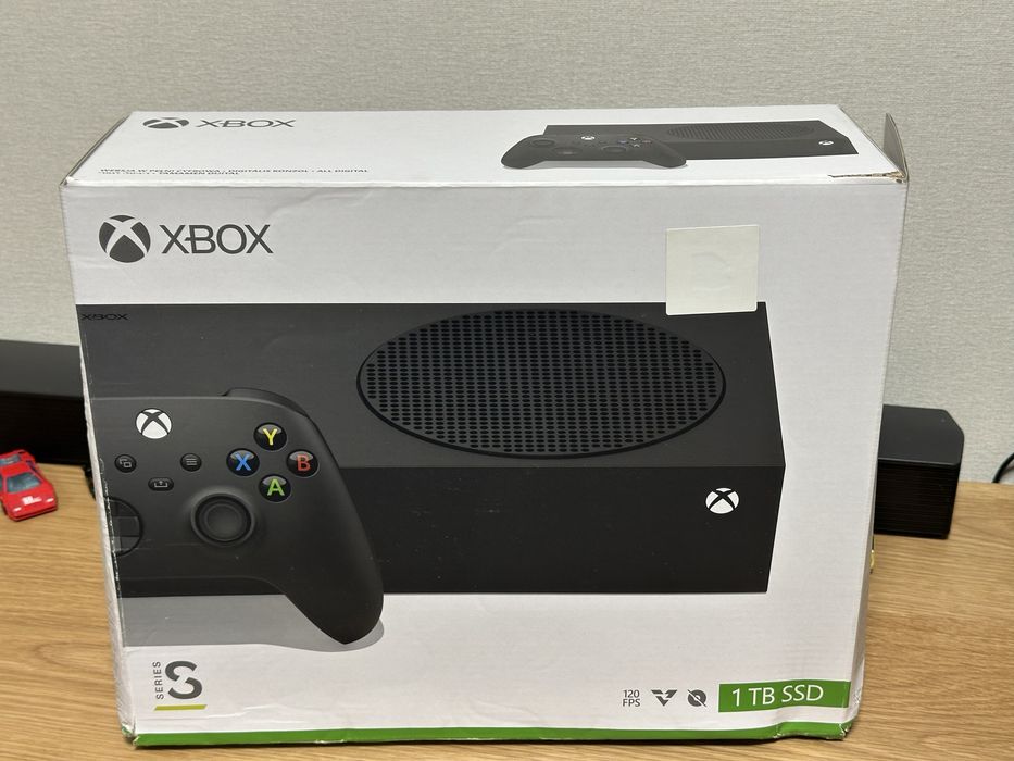 Ігрова приставка Microsoft Xbox Series S 1Tb