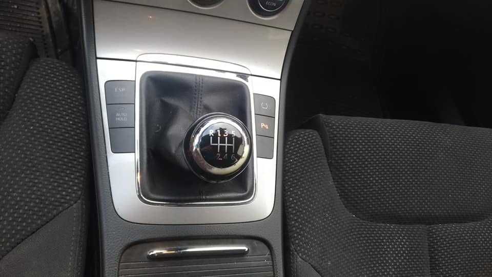 VW Passat 2006 (paga 46€ de selo)