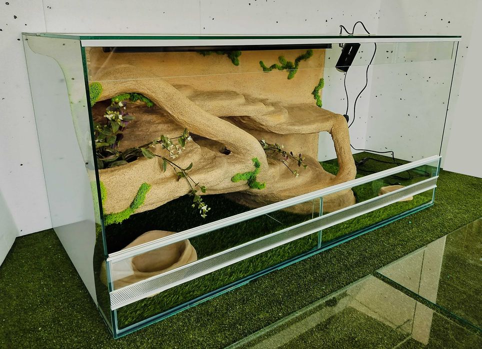 Terrarium dla agamy brodatej  z lampami i roślinami TW04P2A, AquaWaves