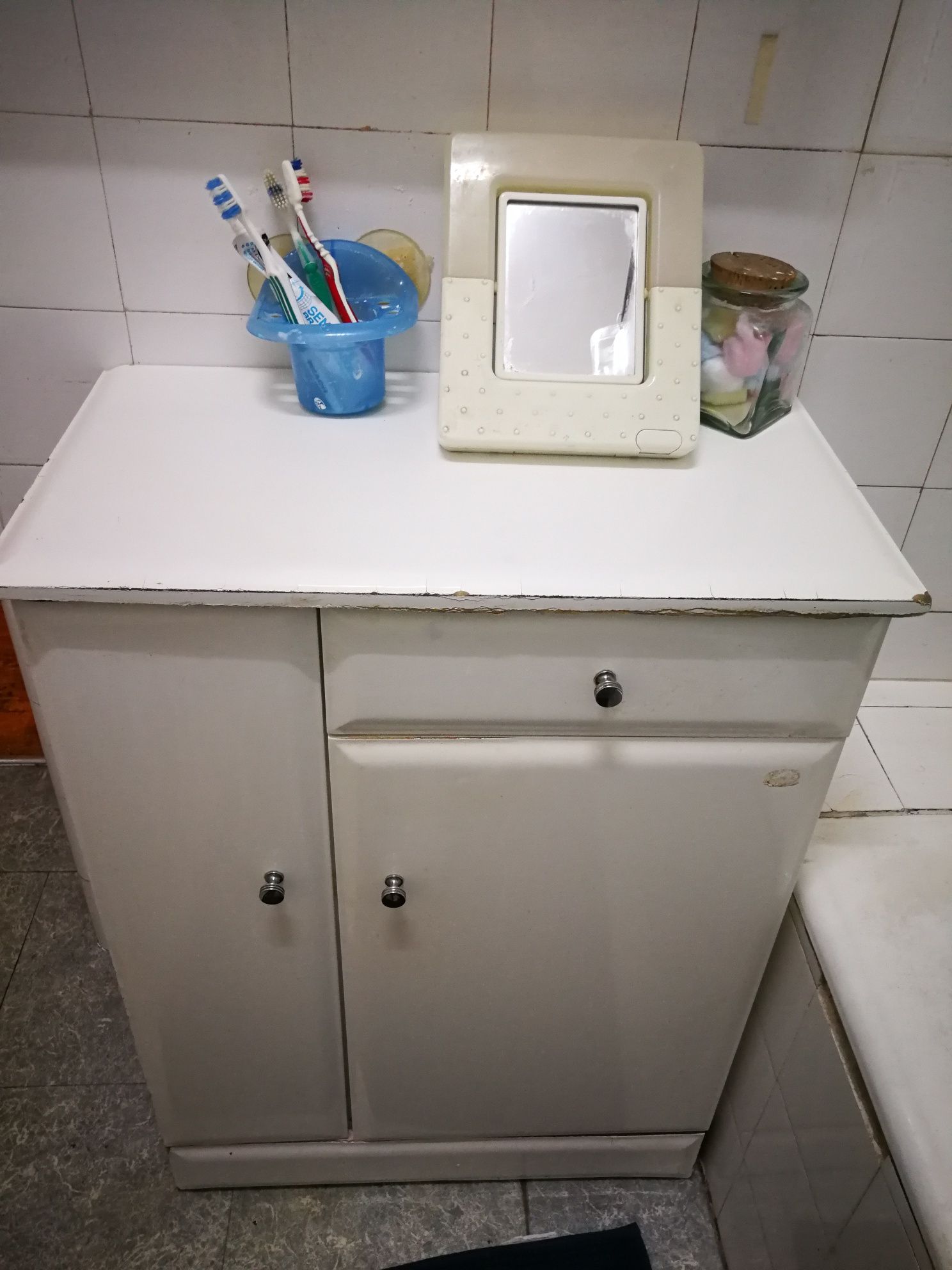 Vários móveis preço preço individual negociável