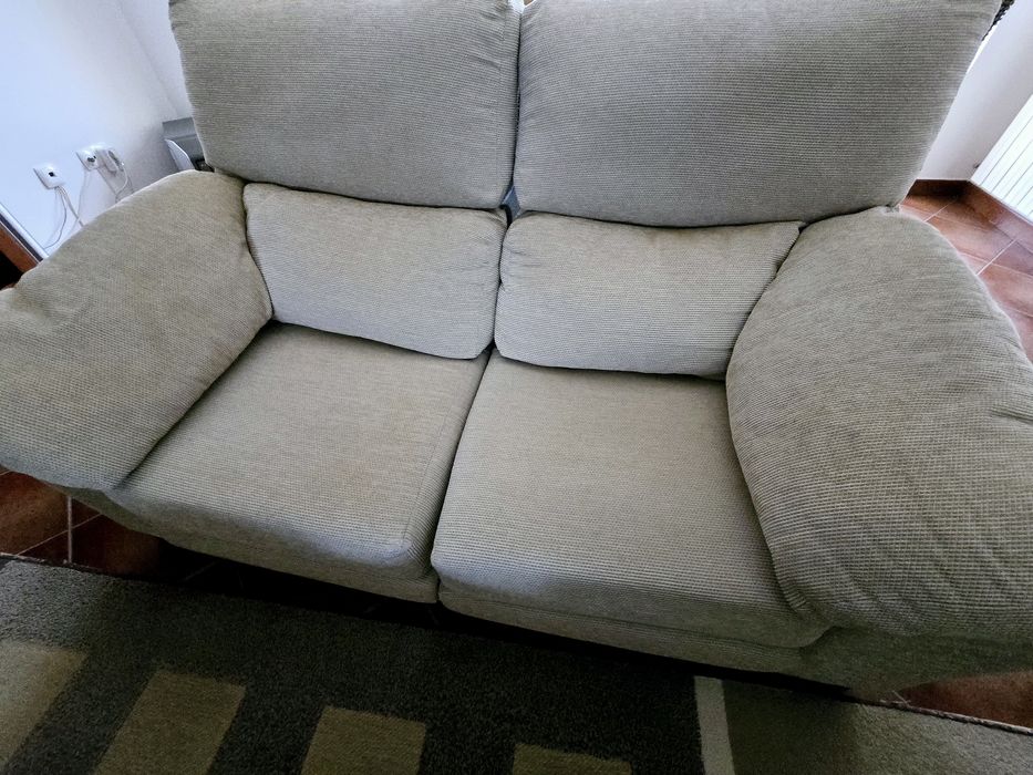 Sofás (3 e 2 pessoas) - Todos os bancos são deslizantes e as cabeceira
