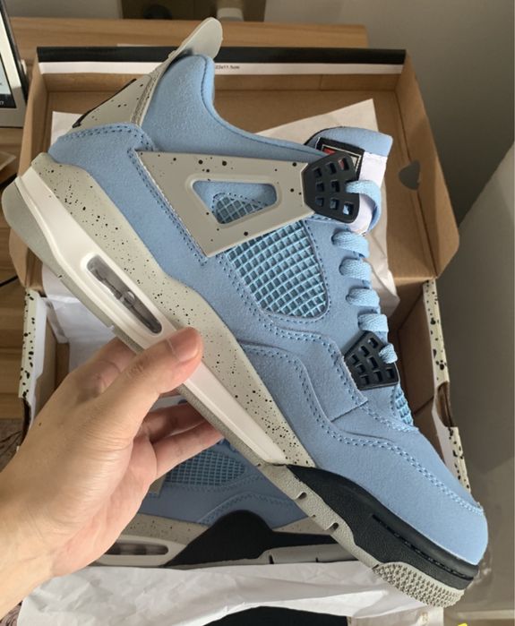 Jordan 4 - University Blue