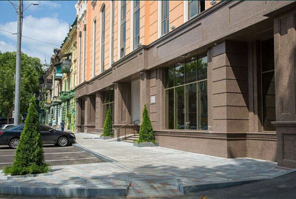 Красивая Фасадная 2х ком квартира в самом Центре Одессы! 18 Жемчужина!