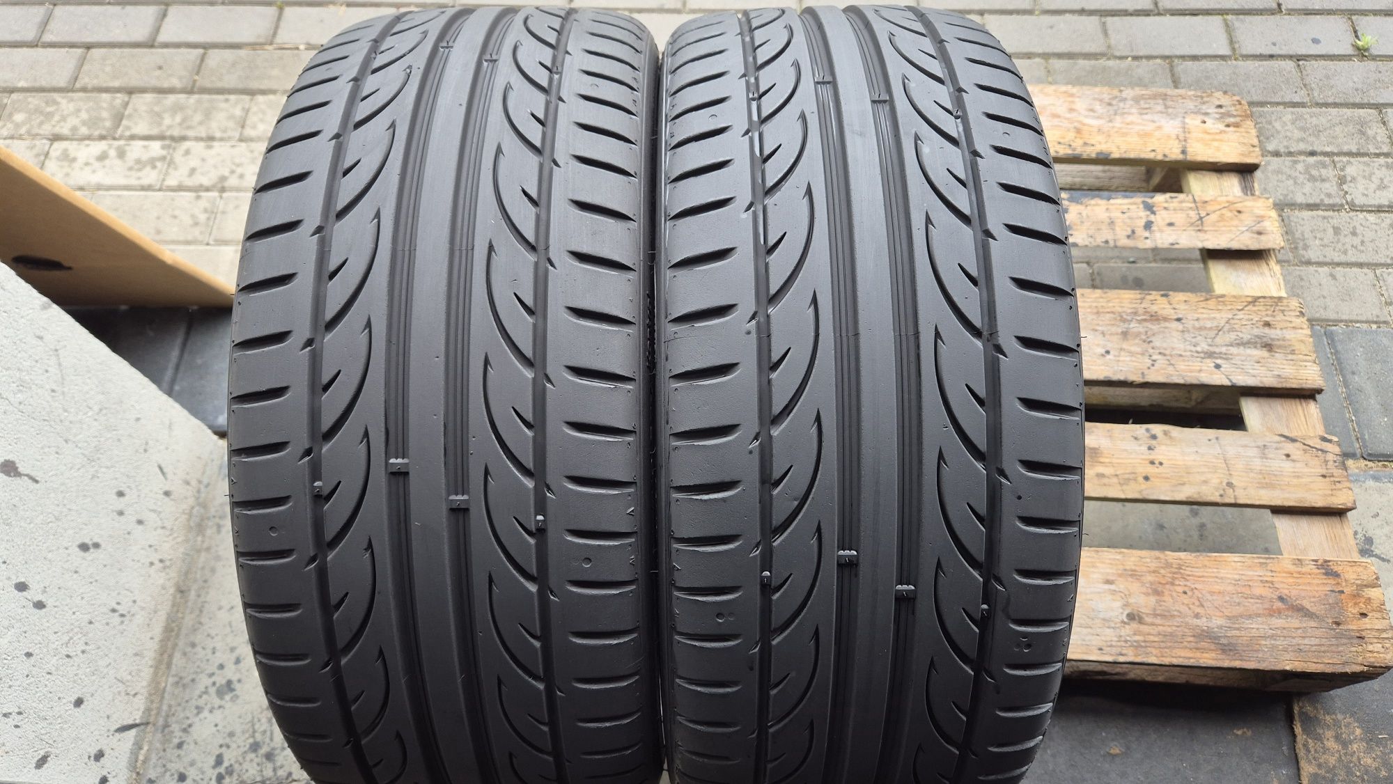 225/35/19 88Y Hankook V12 evo 2 6mm