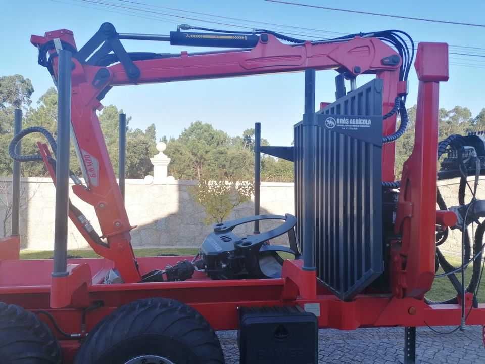 Reboque florestal 8000 kg com grua florestal 5 mt , NOVO