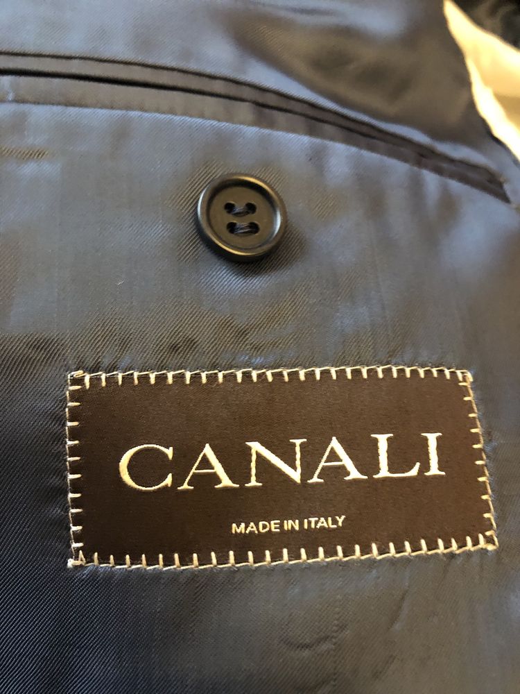 Классический костюм Canali made in italy (Новый).