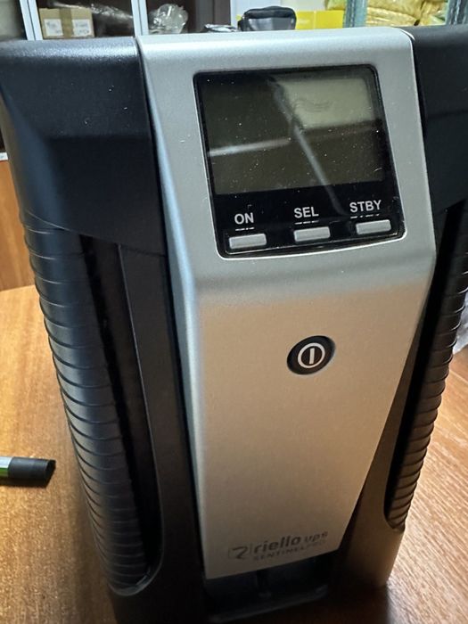 ДБЖ (UPS, ИБП) Riello Sentinel Pro SEP 2200 ER з чистою синусоїдою