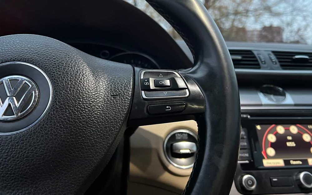 Volkswagen Passat 2011