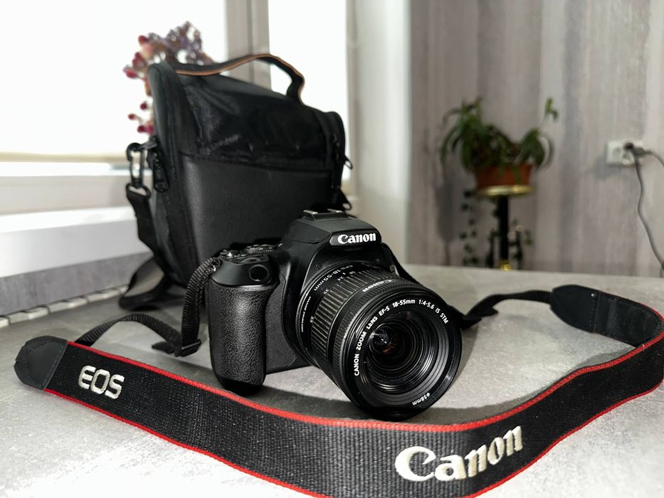 Canon EOS 250D (Rebel SL3 / Kiss X10)