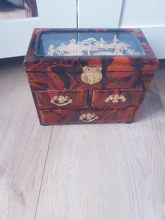 Drewniana szkatułka kuferek na biżuterię w stylu chińskim Top Vintage