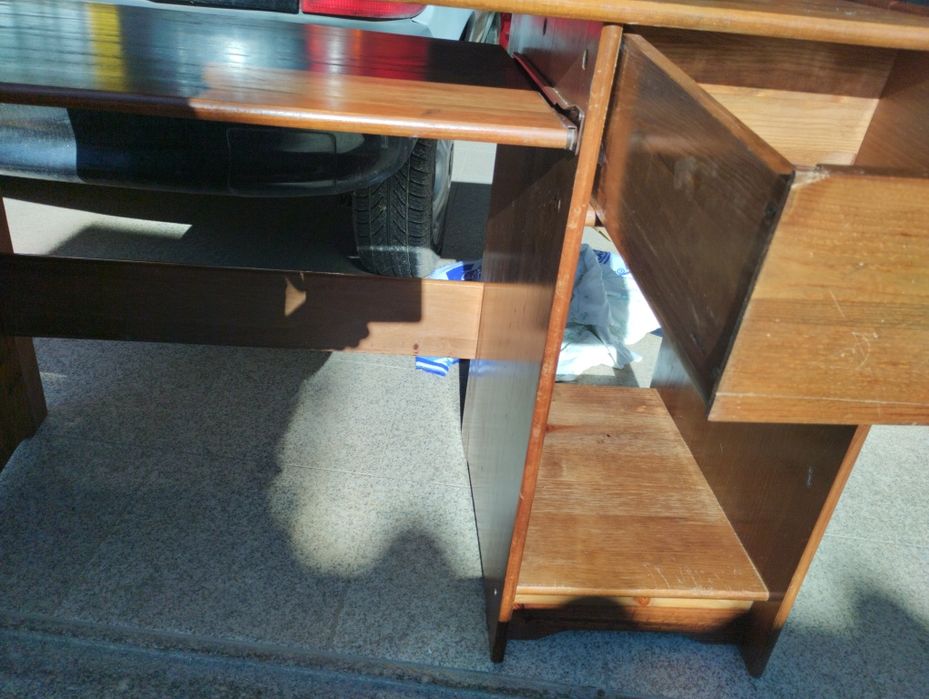 Secretária em madeira