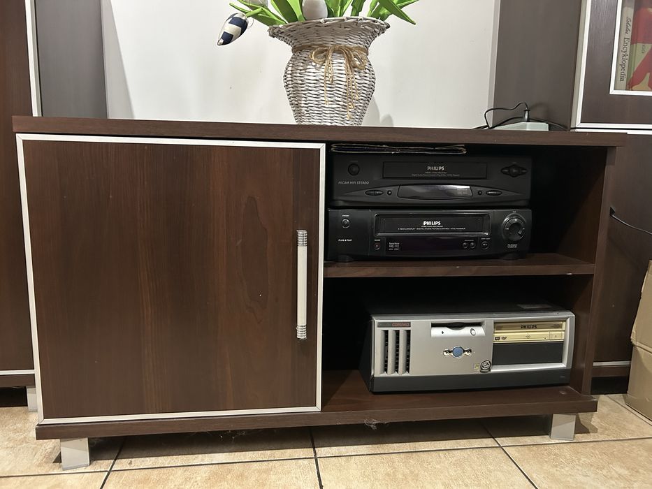 Komoda , witryna i szafka pod telewizor