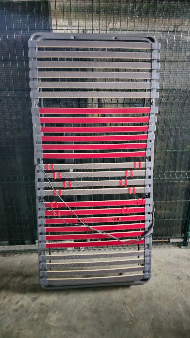 Cama articulada com comando