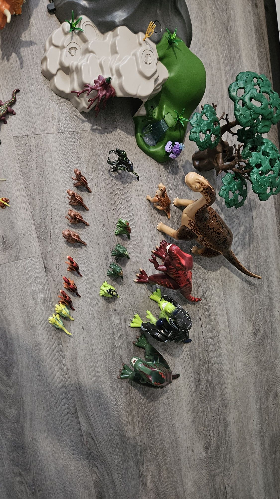 Gigantyczny zestaw playmobil dino dinozaury  wulkan