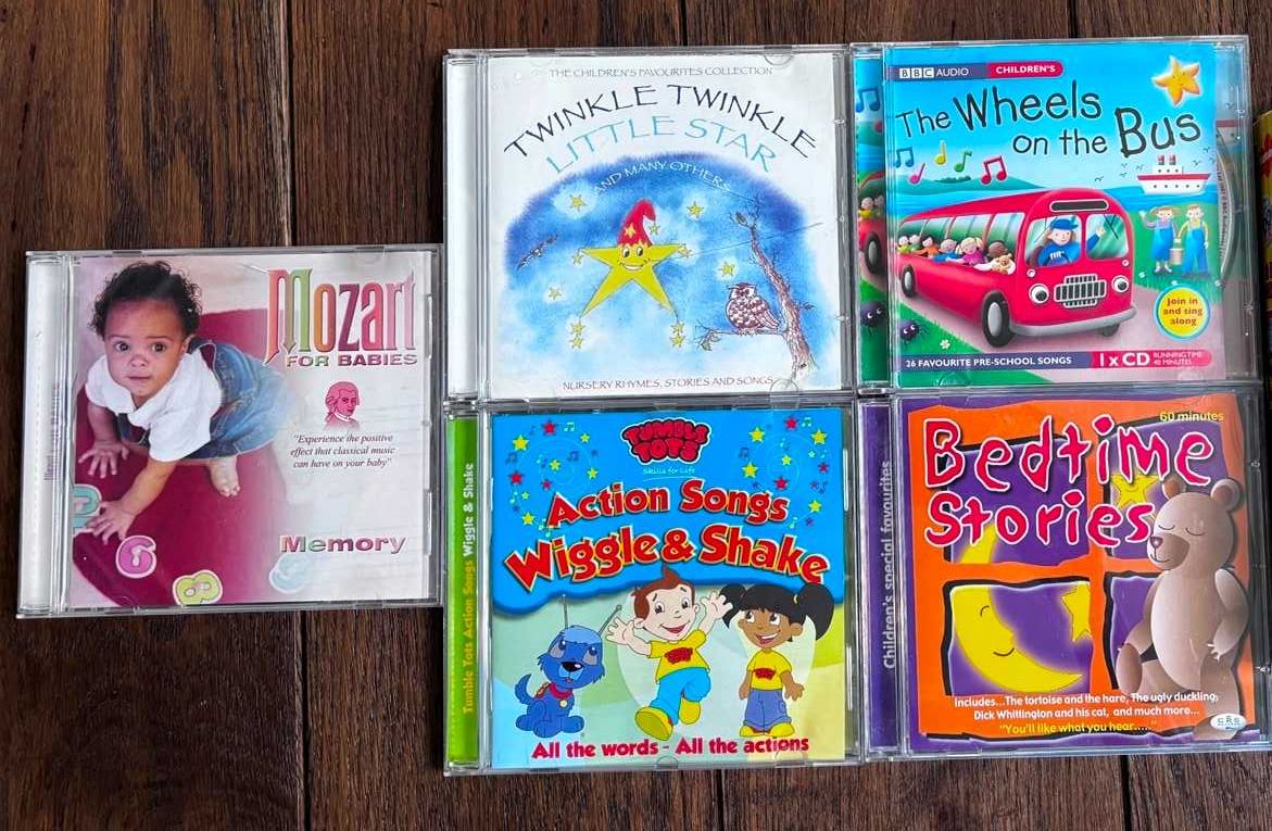 Płyty CD piosenki opowieści dla małych dzieci po angielsku plus GRATIS