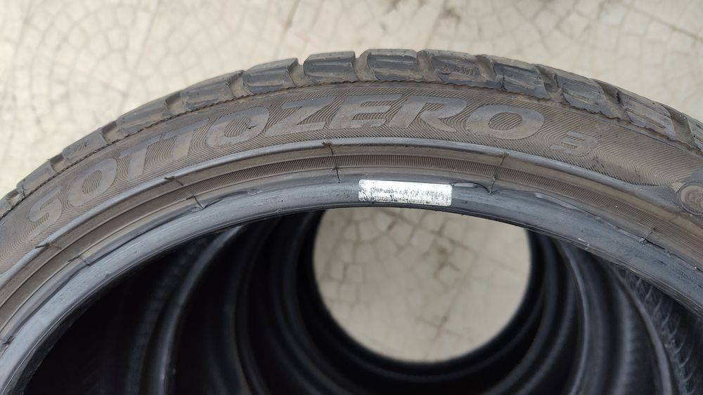 Pneus Pirelli Sottozero 3 - 235/35 r19
