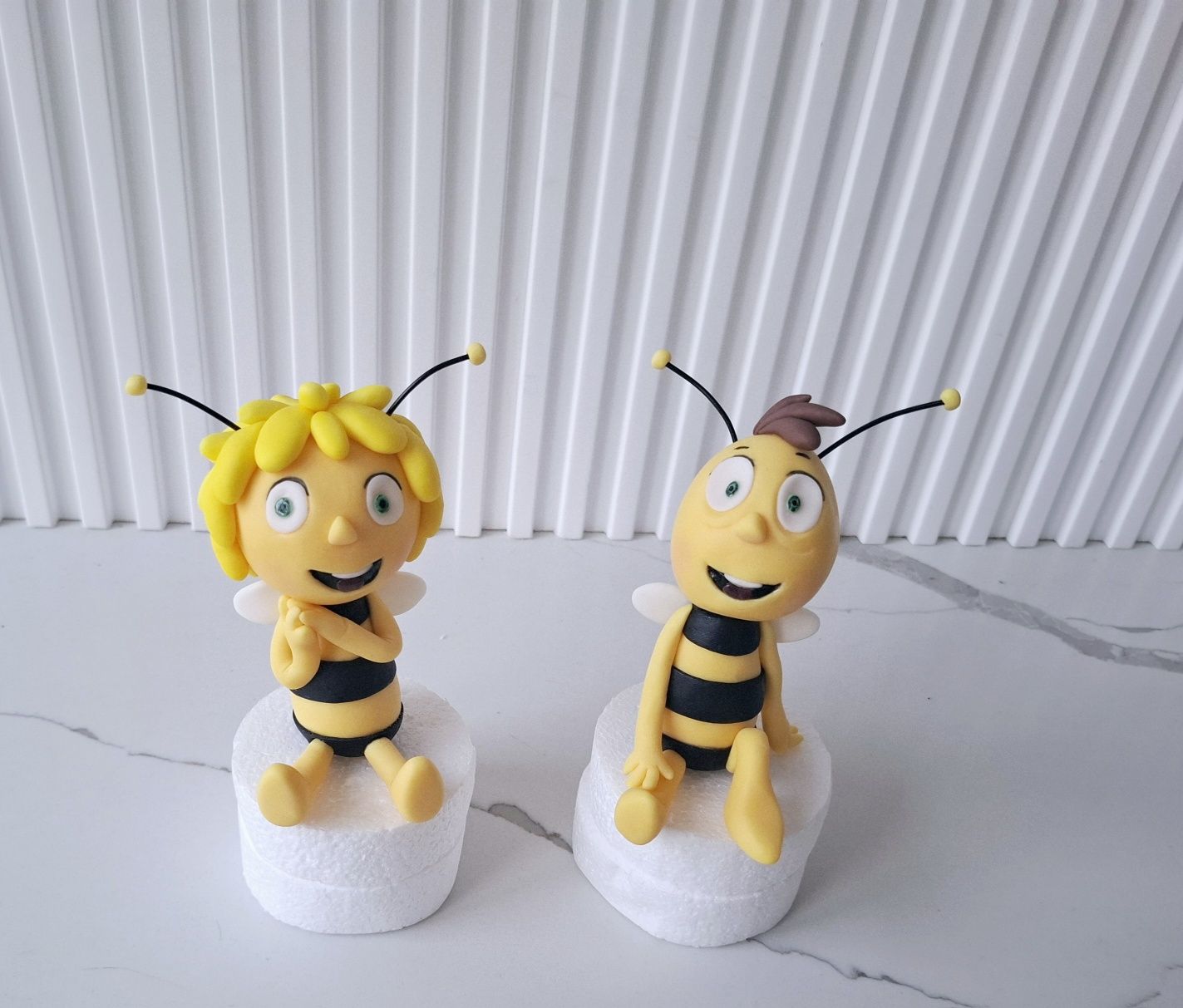 Pszczółka Maja na tort figurka z masy cukrowej