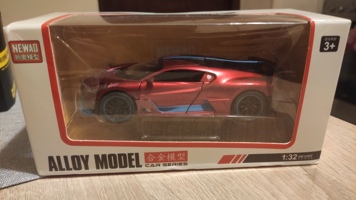 Zabawka Bugatti Chiron 1:32