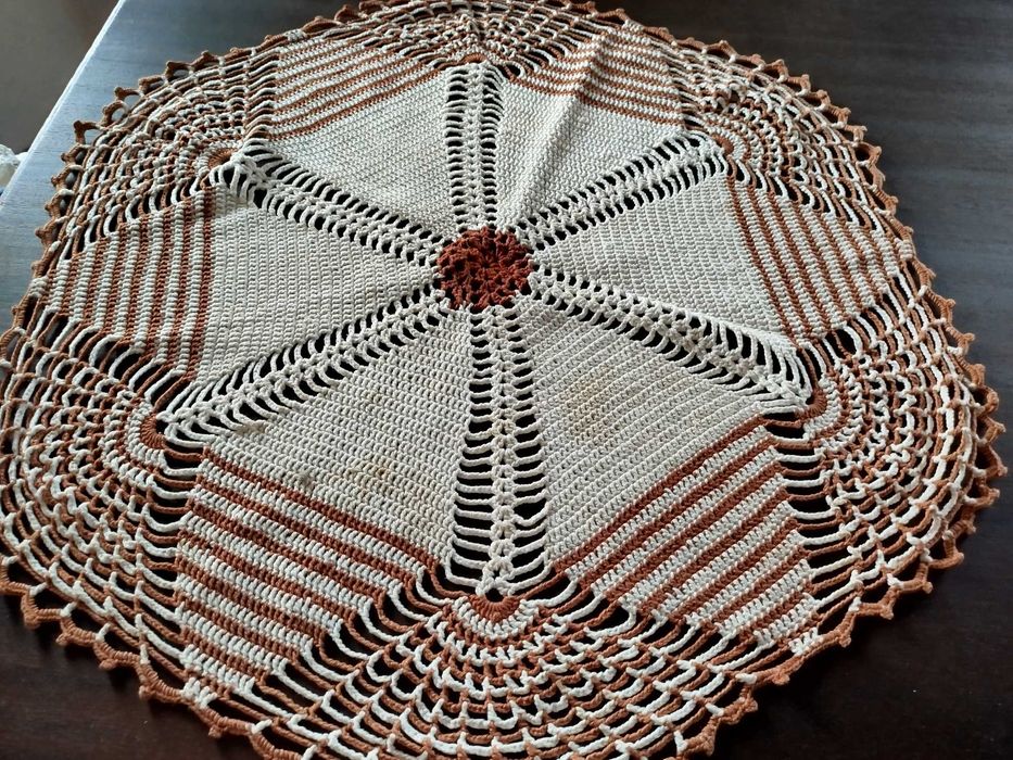 Conjunto de variospanos em crochê redondos