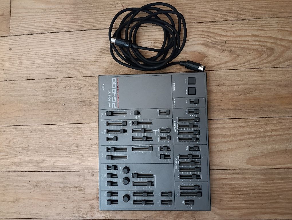 Roland PG-800 Programmer synthsizer