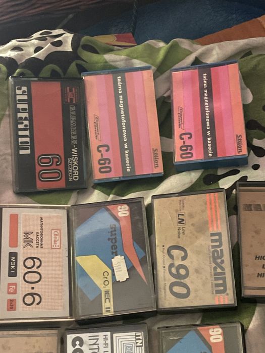 Zestaw dziesięciu kaset magnetofonowych do nagrywania