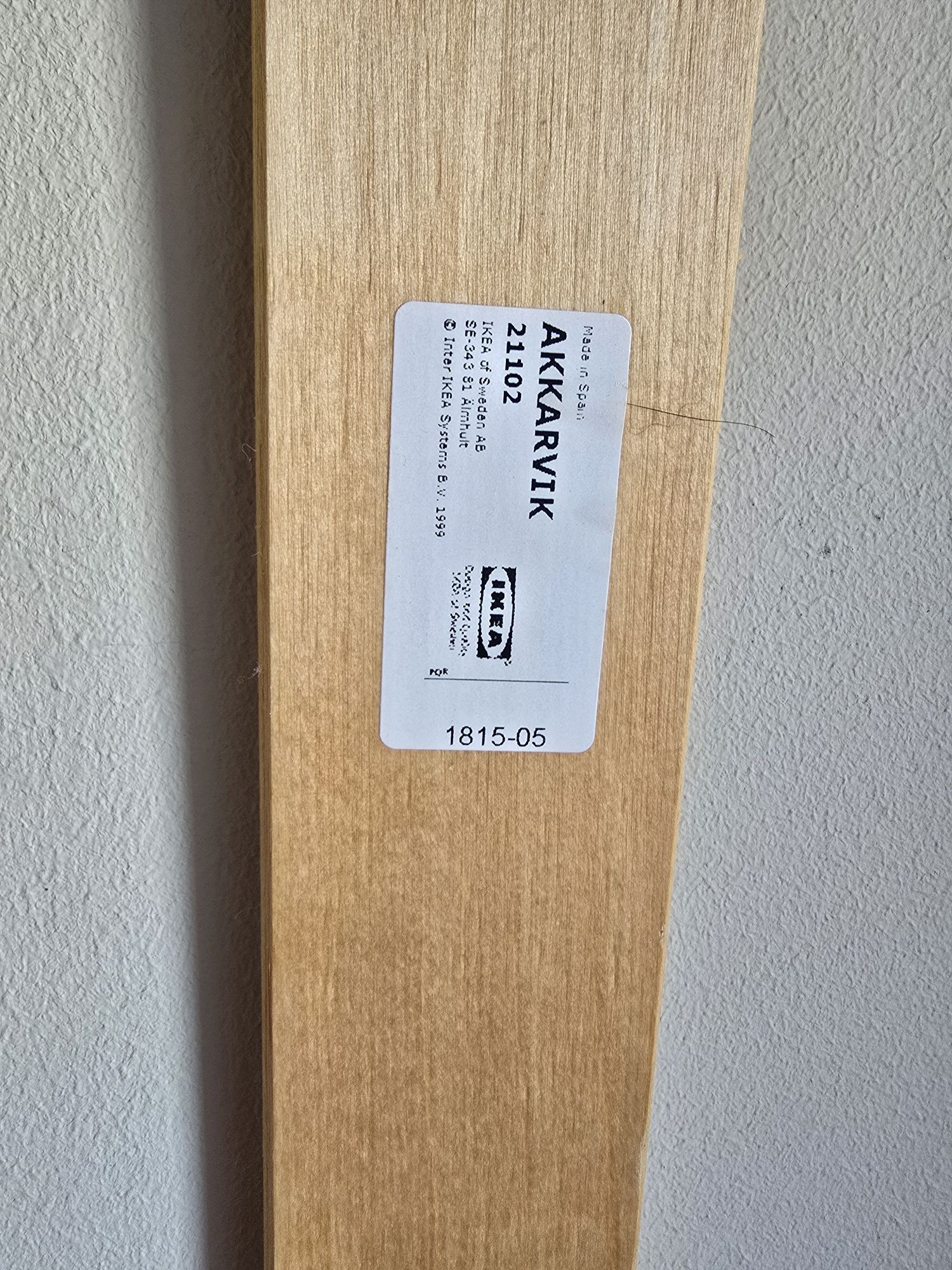 Estrado duplo Ikea com pés