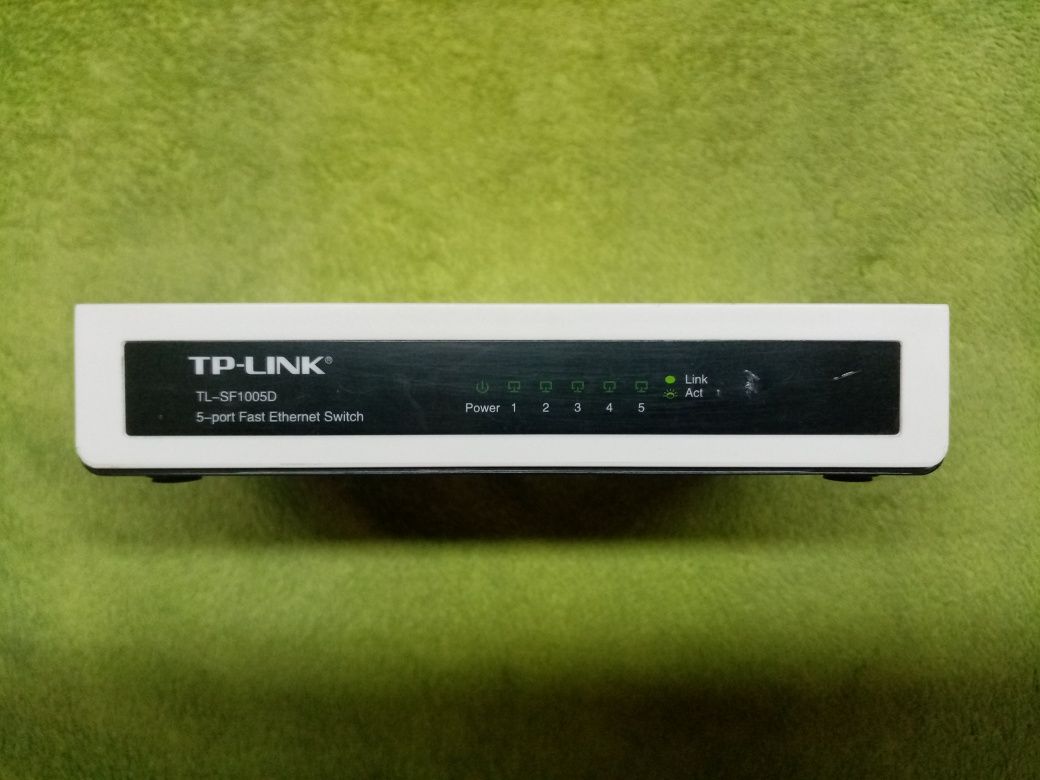 Комутатор мережевий TP-LINK TL-SF1005D+Маршрутізатор D-LINK DSL-2540U