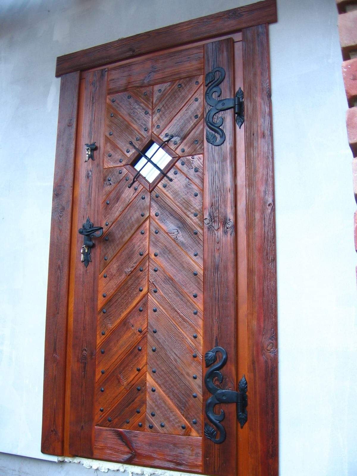 Drzwi ze starego drewna na wymiar.